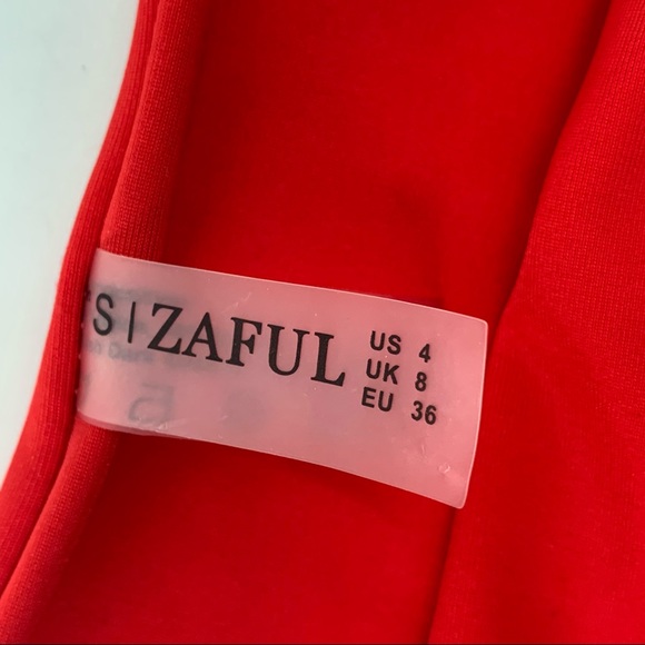 Red bikini - Picture 5 of 7